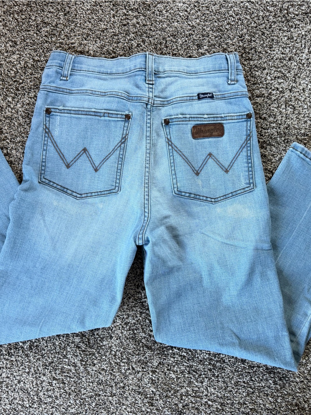 Wrangler Light Blue Relaxed Fit Men's Jeans